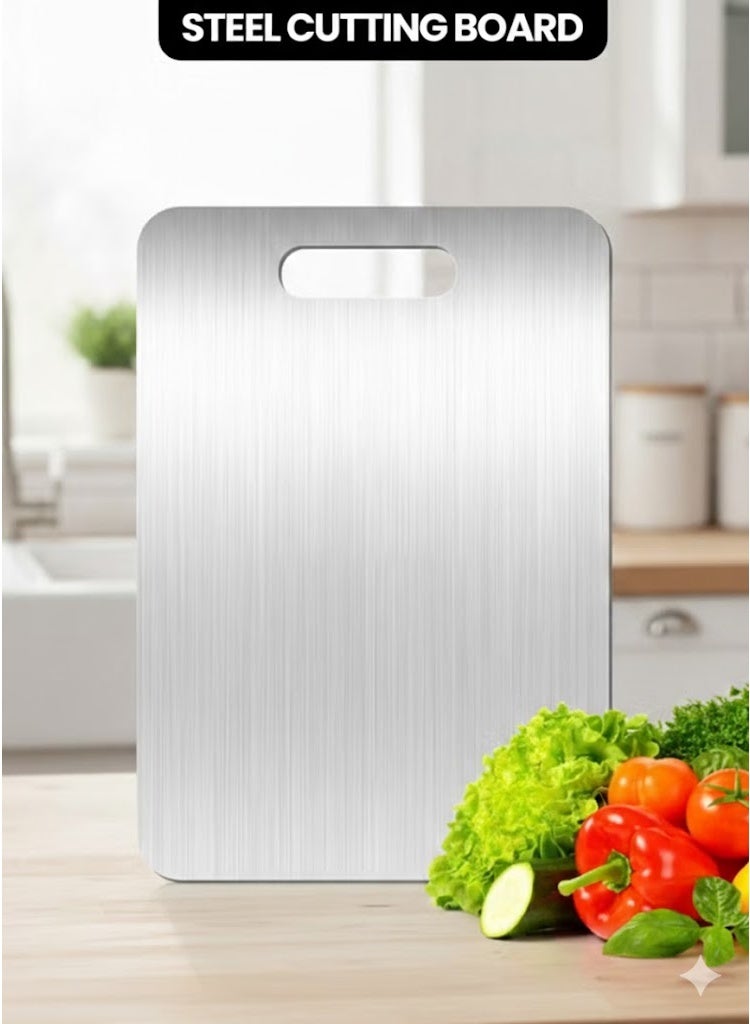 لوح تقطيع كبير، لوح تقطيع معدني مزدوج الجوانب من الفولاذ المقاوم للصدأ 304 عالي الجودة، لوح تقطيع مطبخ سميك شديد التحمل مانع للانزلاق مع مقبض للحوم والخضروات والفواكه والجبن والخبز والبيتزا والمعجنات والشواء والطبخ المنزلي - Image 1